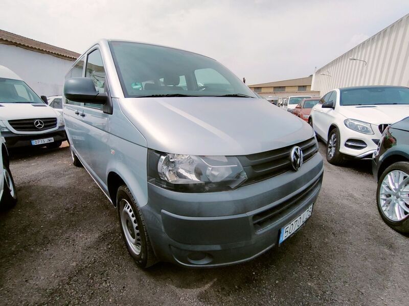 Gris Usado 2015 VW Caravelle Comfortline Monovolumen | 22.499 € (Precio justo) - Imagen 1/4