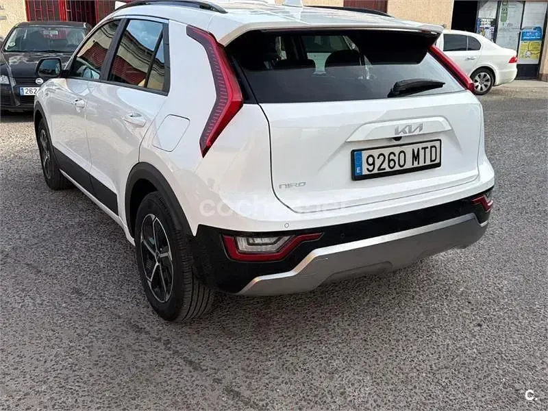 Usado Kia Niro 141 CV (103 kW) 2024 Blanco SUV