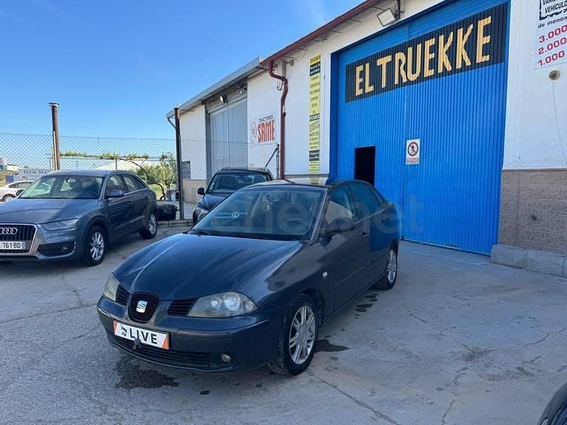 Usado Seat Cordoba Reference 100 CV (73 kW) 2007 Azul Berlina