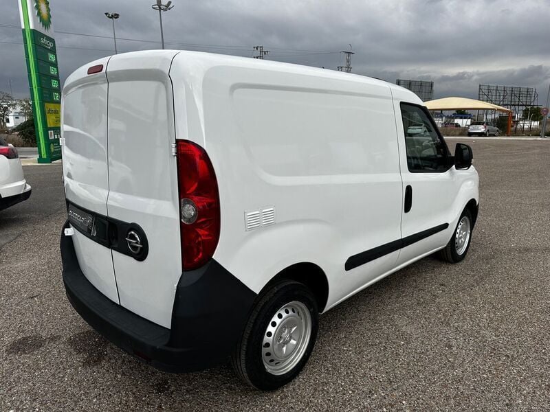 Usado Opel Combo 95 CV (69 kW) 2017 Blanco Monovolumen