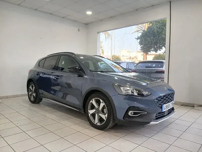 Usado Ford Focus Active X 125 CV (91 kW) 2022 Azul Berlina