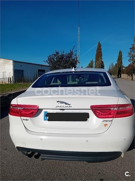 Usado Jaguar XE Prestige 180 CV (132 kW) 2016 Blanco Berlina
