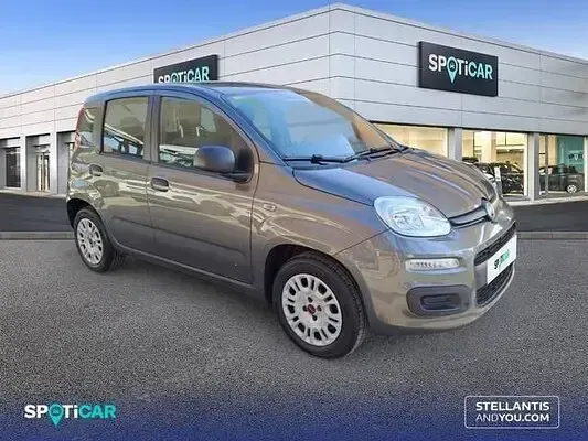 Usado Fiat Panda Easy 69 CV (50 kW) 2018 Gris / plata Utilitario
