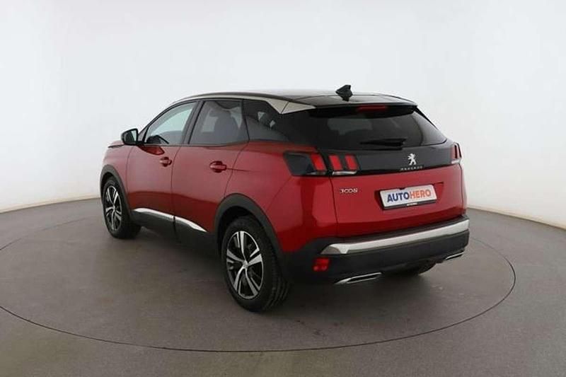 Usado Peugeot 3008 Allure 131 CV (96 kW) 2019 Rojo SUV