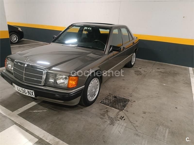 Usado Mercedes 190 126 CV (92 kW) 1992 Beige Berlina