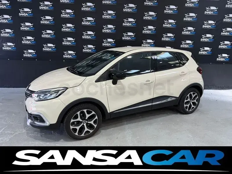 Usado Renault Captur Intens 90 CV (66 kW) 2017 Beige SUV