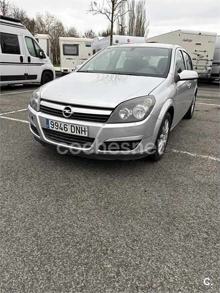 Usado Opel Astra Enjoy 100 CV (73 kW) 2006 Gris / plata Berlina