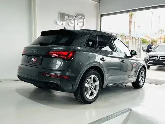 Usado Audi Q5 136 CV (100 kW) 2021 Gris SUV