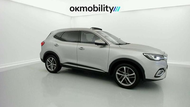 Begagnad MG HS Luxury 162 HK (119 kW) 2023 Silver SUV
