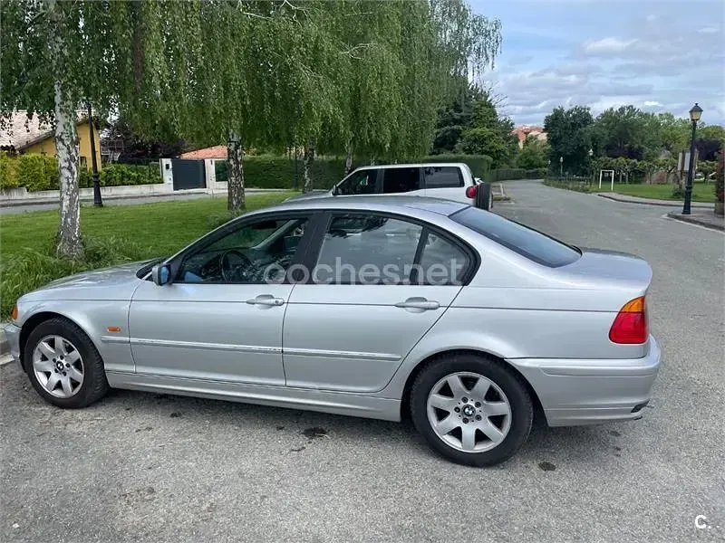 Usado BMW 320 136 CV (100 kW) 2001 Blanco Berlina