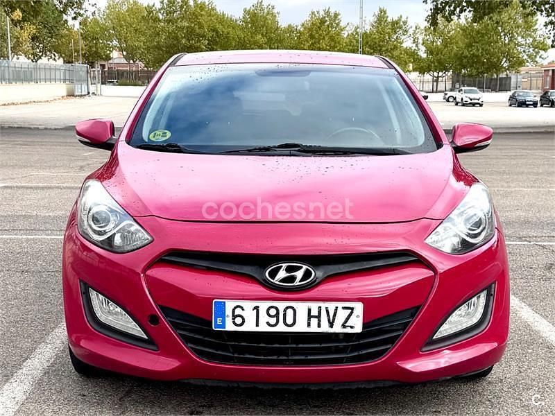 Granate Usado 2014 Hyundai i30 Berlina | 6550 € (Precio justo) - Imagen 1/4