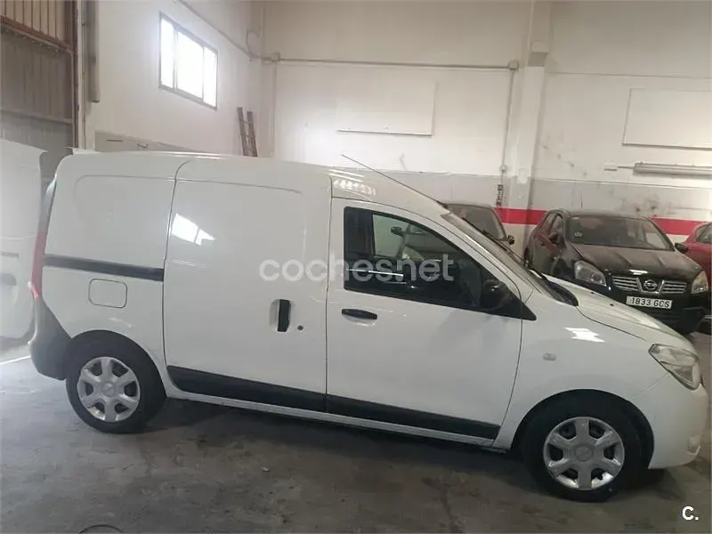 Usado Dacia Dokker Ambiance 90 CV (66 kW) 2018 Blanco Monovolumen