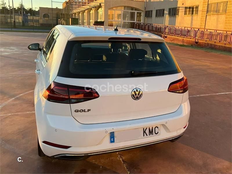Usado VW Golf VII Advance 110 CV (80 kW) 2018 Blanco Berlina