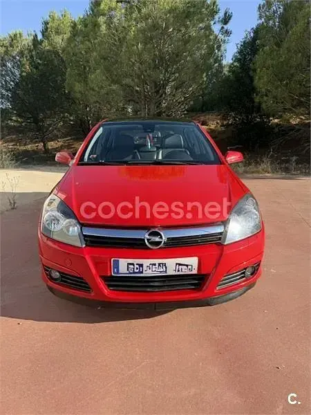 Usado Opel Astra Cosmo 150 CV (110 kW) 2005 Rojo Berlina