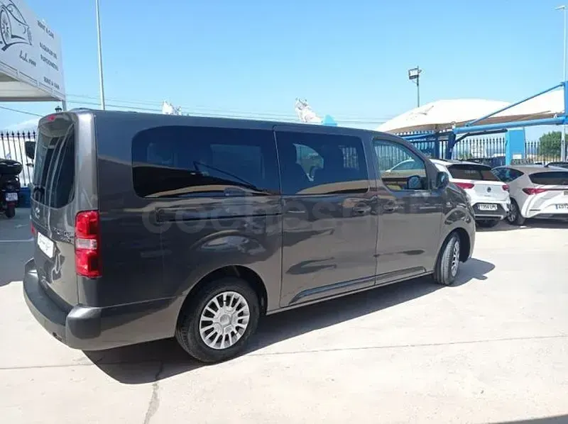 Usado Toyota Proace Verso Plus 145 CV (106 kW) 2023 Marrón Familiar