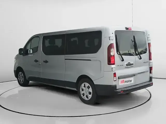 Usado Renault Trafic Authentique 150 CV (110 kW) 2024 Gris Monovolumen