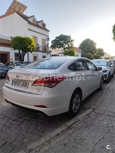 Usado Hyundai i40 115 CV (84 kW) 2015 Blanco Berlina