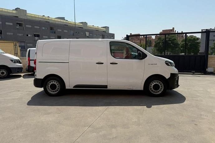Usado Toyota Proace 100 kW (137 CV) 2022 Blanco Monovolumen
