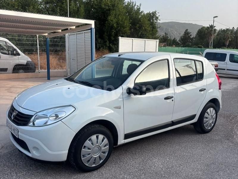 Usado Dacia Sandero 75 HP (55 kW) 2012 Branco Citadino