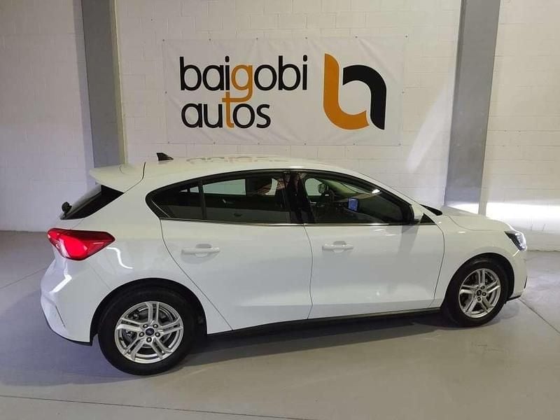 Usado Ford Focus Trend+ 120 CV (88 kW) 2022 Blanco Utilitario