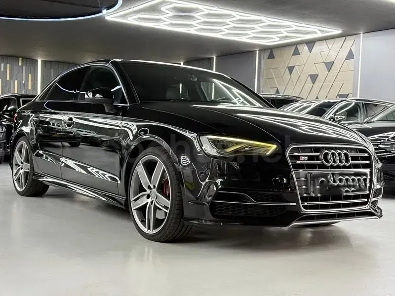 Usado Audi S3 300 CV (220 kW) 2015 Negro Berlina