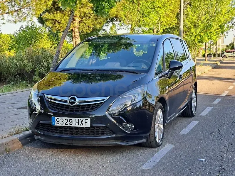 Usado Opel Zafira Family 140 CV (102 kW) 2014 Negro Monovolumen