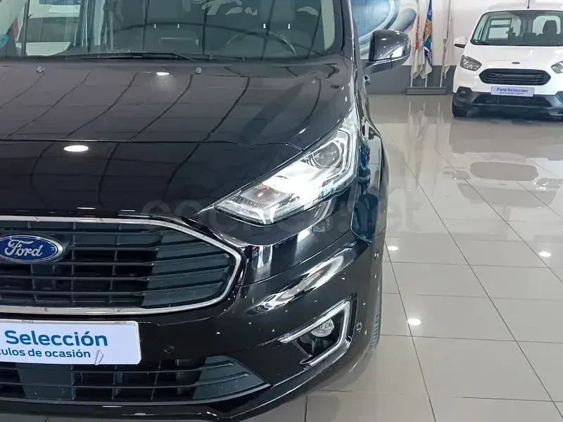 Usado Ford Tourneo Connect Titanium 120 CV (88 kW) 2020 Negro Monovolumen