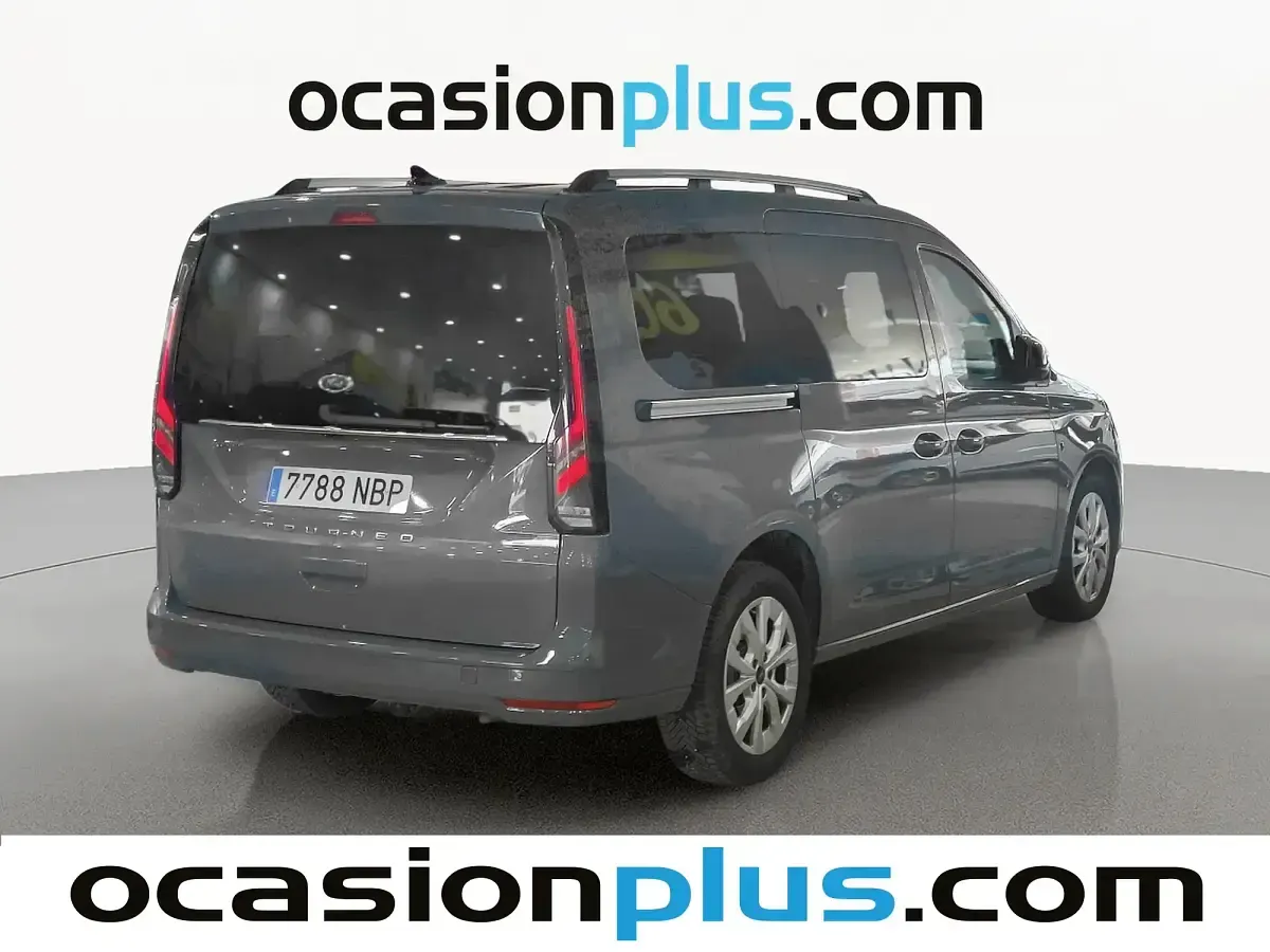 Usado Ford Tourneo Connect Titanium 122 CV (89 kW) 2025 Rojo Monovolumen