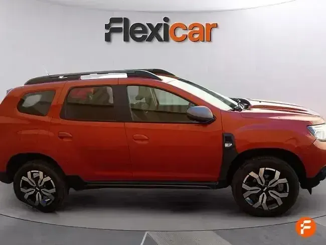 Usado Dacia Duster Essentiel 100 CV (73 kW) 2024 Naranja SUV