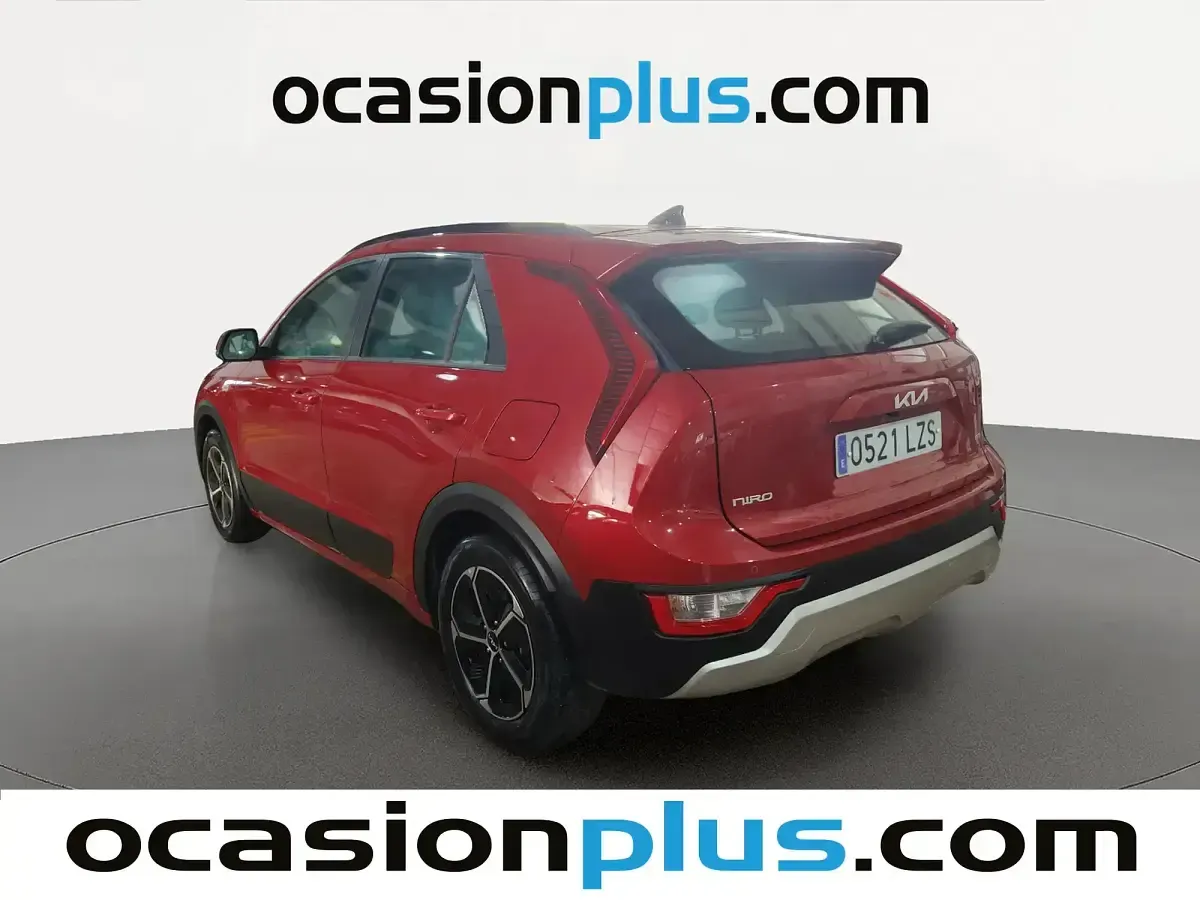 Usado Kia Niro 141 CV (103 kW) 2022 Rojo SUV