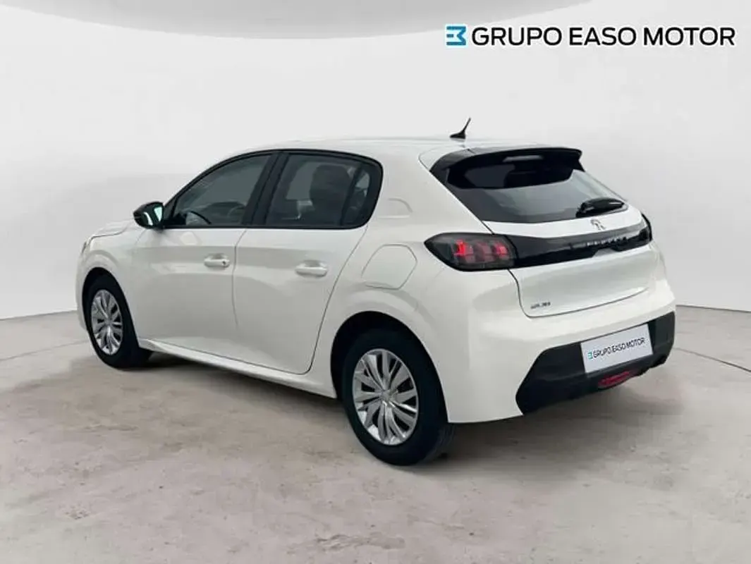 Usado Peugeot 208 Active 102 CV (75 kW) 2022 Blanco Utilitario