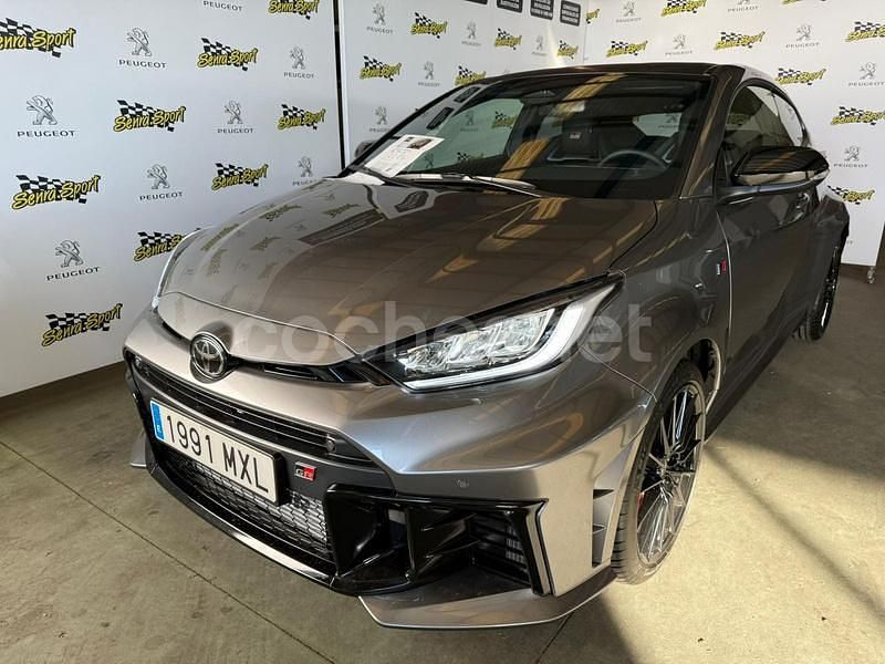 Gris / plata Usado 2024 Toyota Yaris Berlina | 57.500 € - Imagen 1/4