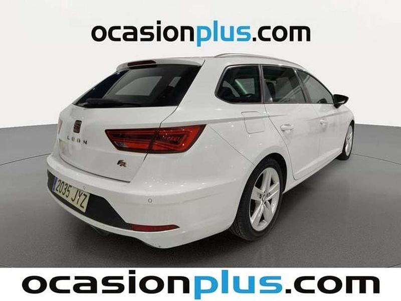 Usado Seat Leon ST FR 150 CV (110 kW) 2017 Blanco Familiar