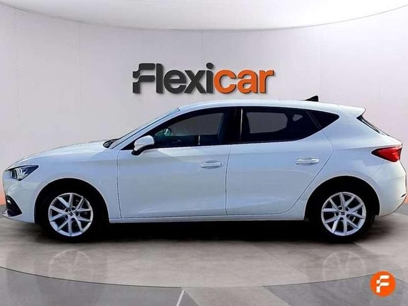 Usado Seat Leon Style 116 CV (85 kW) 2021 Blanco Utilitario