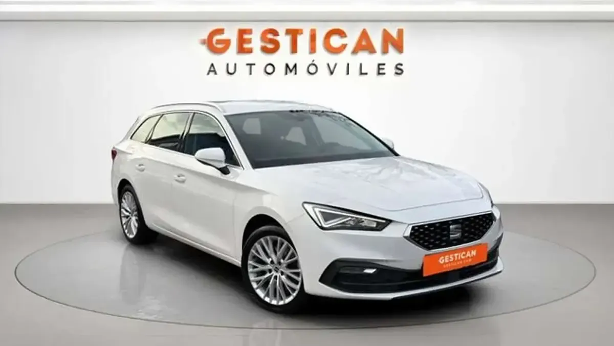Usado Seat Leon XCELLENCE 205 CV (150 kW) 2022 Blanco Utilitario