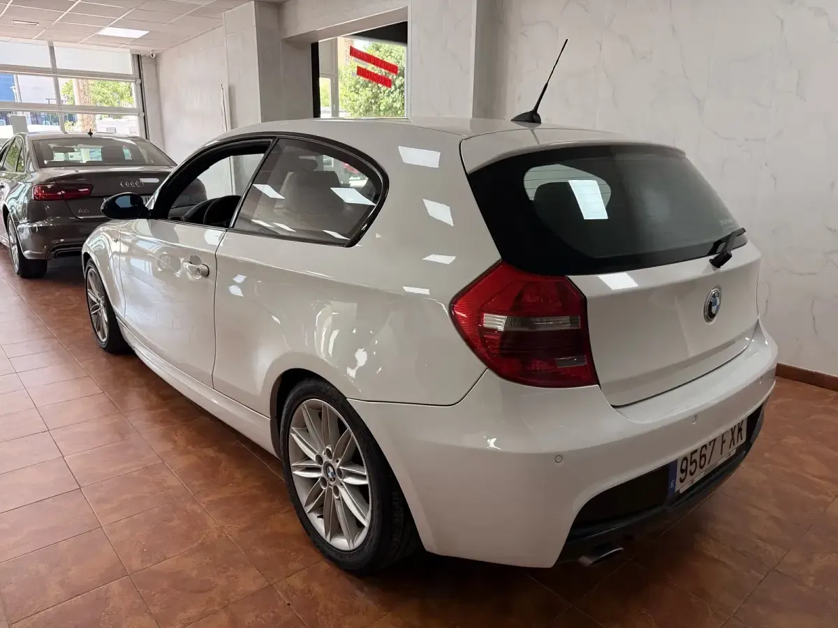 Usado BMW 118 Coupé 143 CV (105 kW) 2007 Blanco Coupe