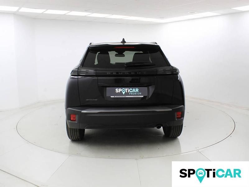 Usado Peugeot 2008 Allure 100 CV (73 kW) 2024 Negro SUV