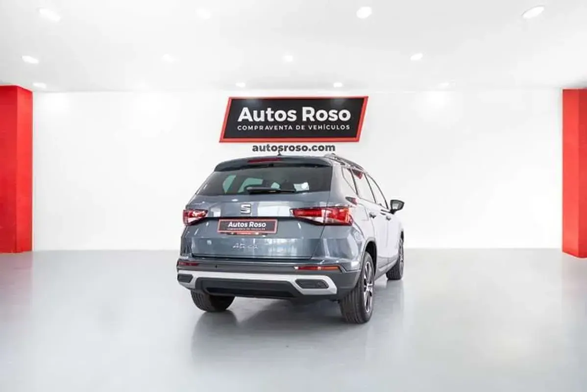 Usado Seat Ateca Xperience 150 CV (110 kW) 2021 Gris / plata SUV