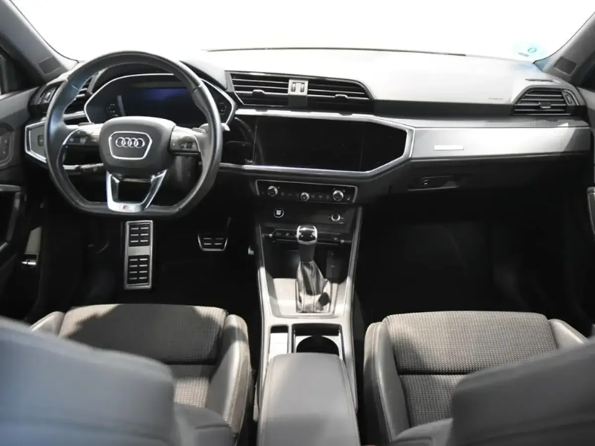 Usado Audi Q3 Sportback S-Line 245 CV (180 kW) 2022 Gris/plata SUV