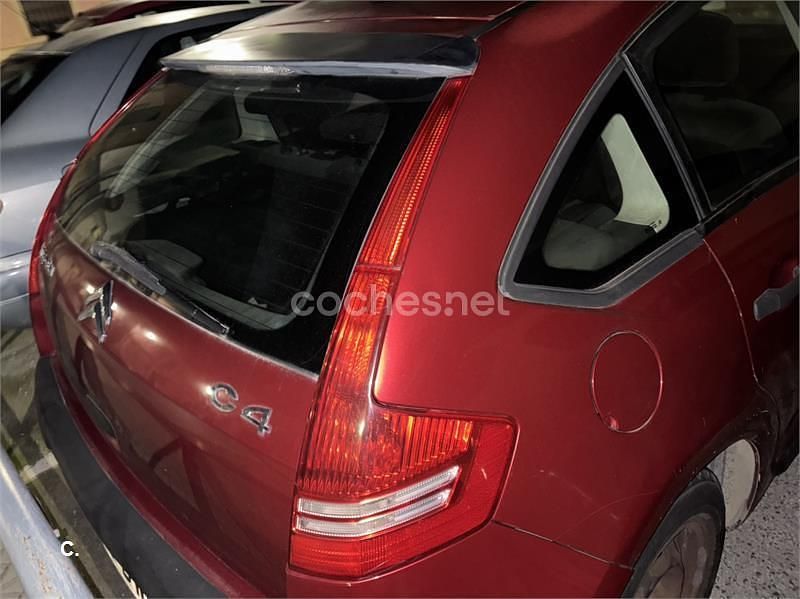 Begagnad Citroën C4 92 HK (67 kW) 2006 Röd Sedan