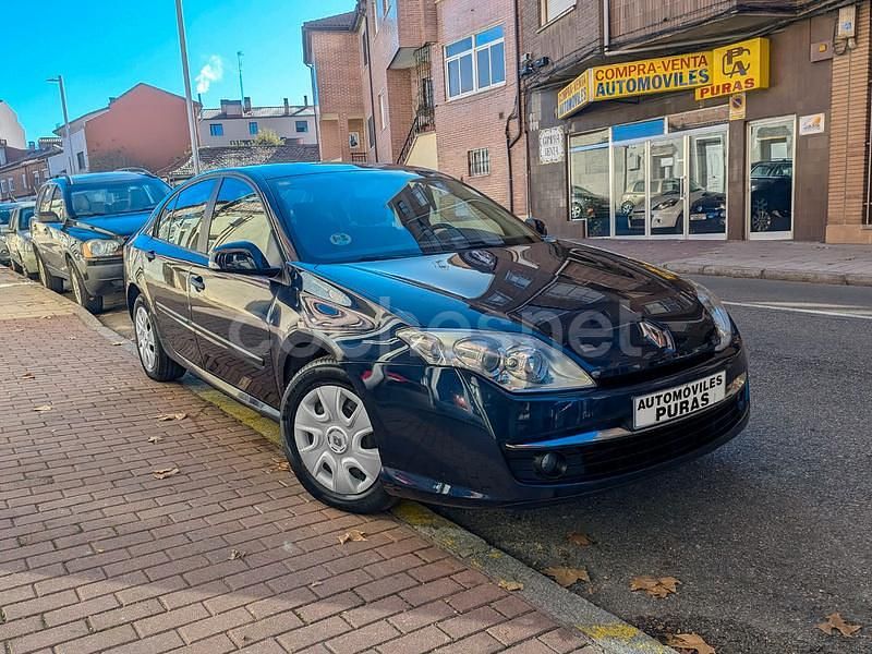Usado Renault Laguna III 130 CV (95 kW) 2010 Azul Berlina