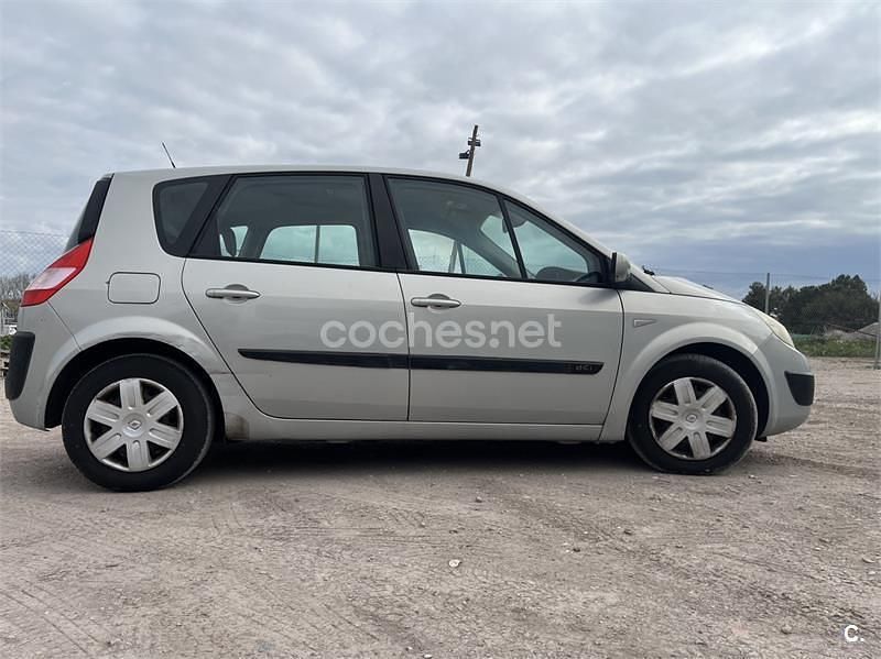 Usado Renault Scénic II Authentique 100 CV (73 kW) 2004 Azul Monovolumen
