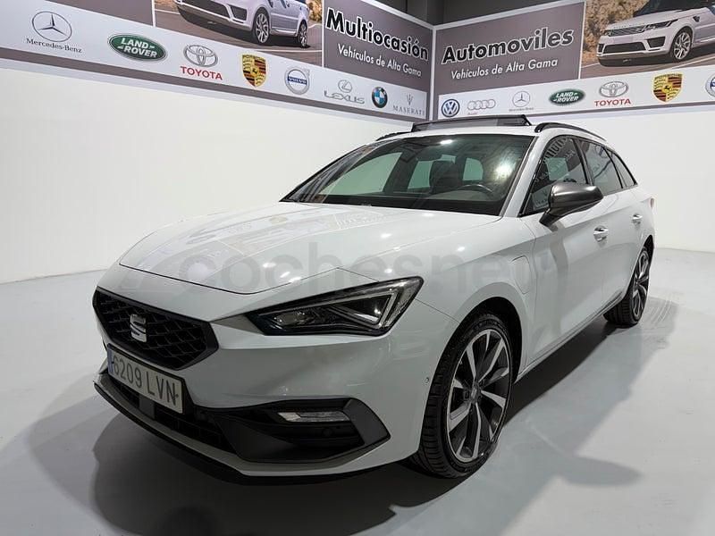 Usado Seat Leon FR 204 CV (150 kW) 2022 Blanco Familiar