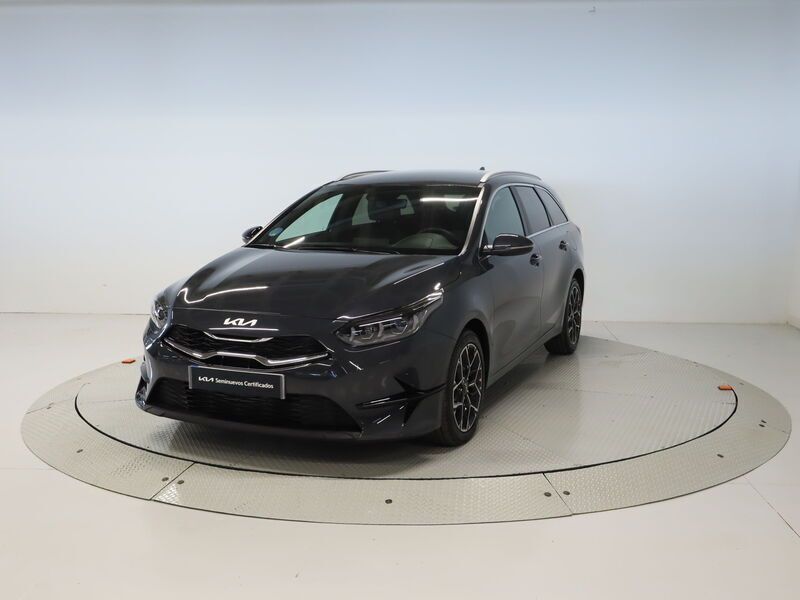 Penta metal Usado 2024 Kia Ceed Style Familiar | 26.900 € (Caro) - Imagen 1/4