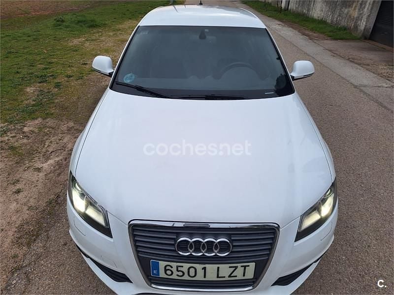 Usado Audi A3 Ambition 125 CV (91 kW) 2010 Blanco Utilitario