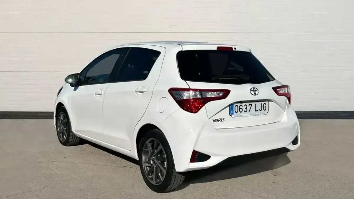 Usado Toyota Yaris 111 CV (81 kW) 2020 Blanco Berlina