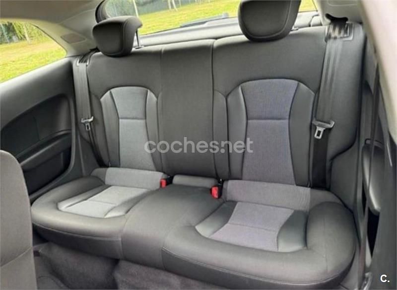 Usado Audi A1 Ambition 105 CV (77 kW) 2012 Blanco Utilitario