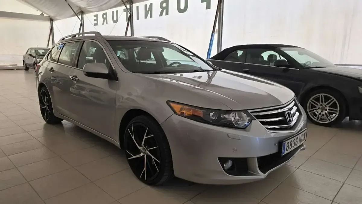Usado Honda Accord Elegance 156 CV (114 kW) 2011 Gris Familiar