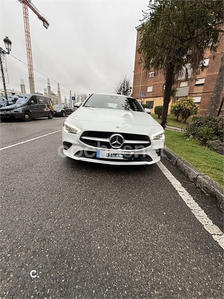 Usado Mercedes CLA200 Shooting Brake 150 CV (110 kW) 2019 Blanco Familiar