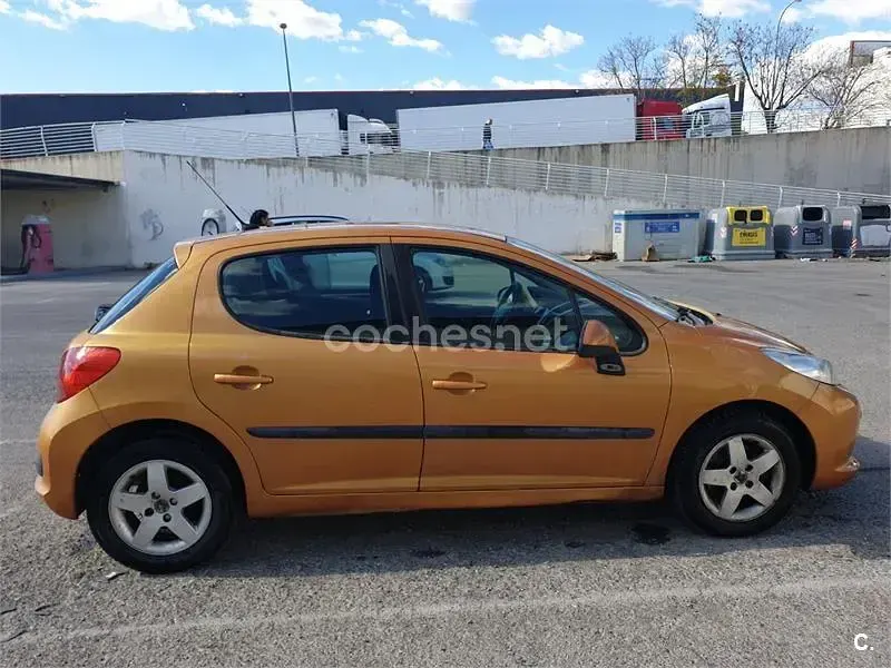 Usado Peugeot 207 Sport 95 CV (69 kW) 2007 Naranja Berlina